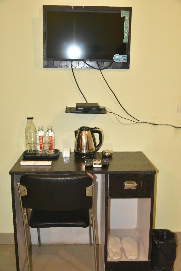 Hotel Yug Residency Varanasi Exterior photo